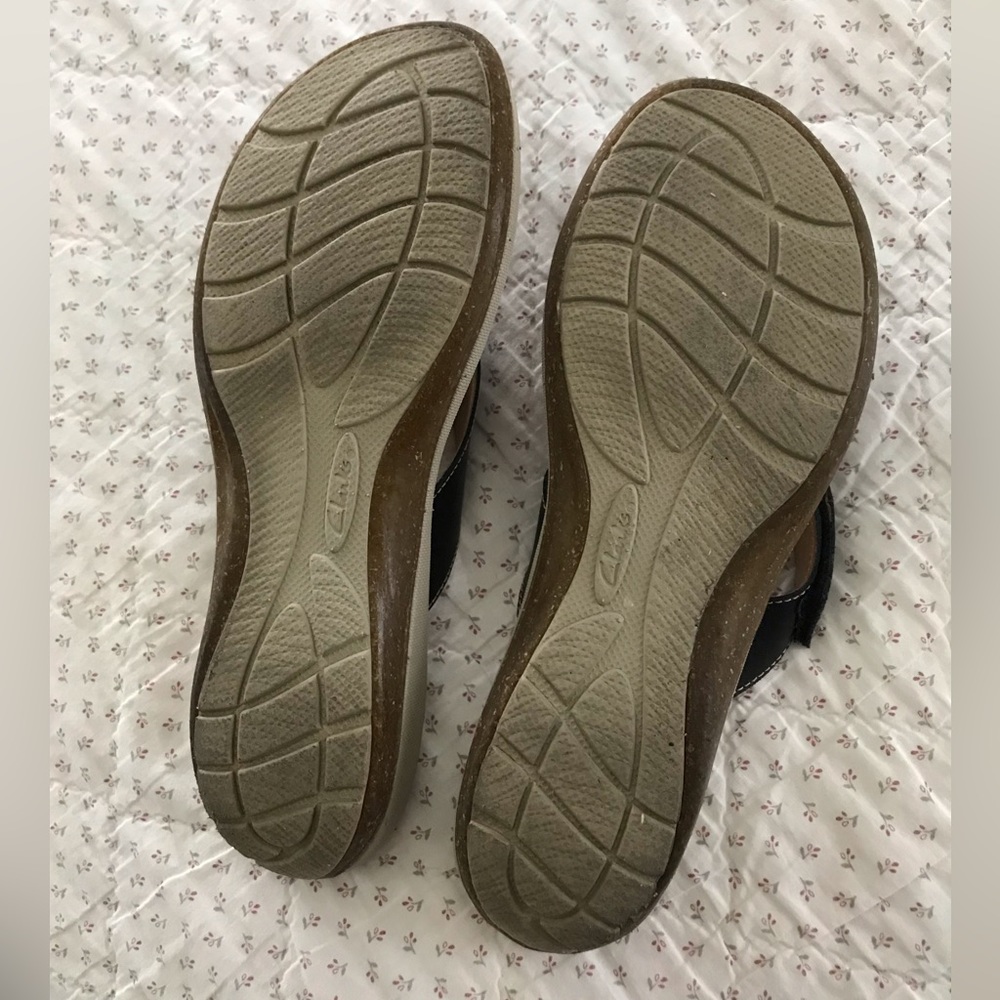 Clarks Sandals - Picture 3 of 6